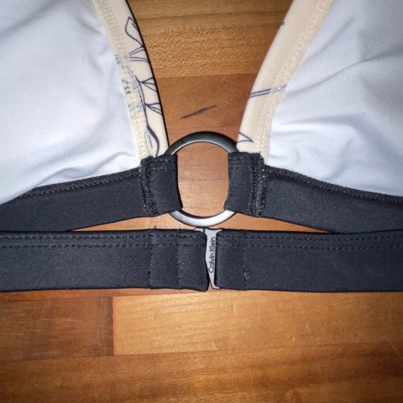 Calvin Klein Printed Halter Bikini Top Women's Swimsuit Small - Picture 7 of 7